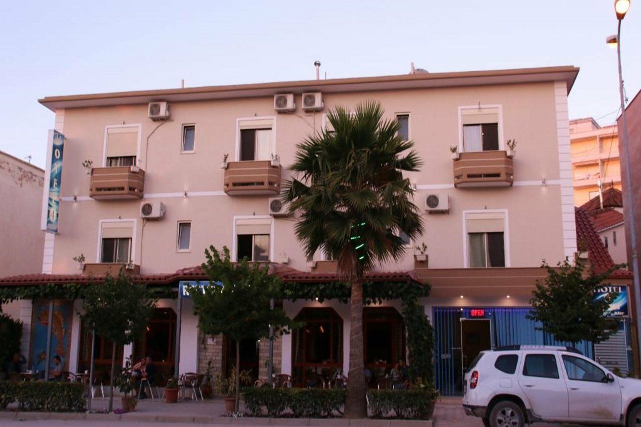 Hotel 4 Stinet Vlorë 外观 照片